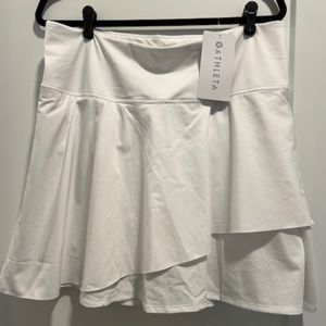 NWT-- ATHLETA WHITE SKORT- ACE MESH 1X